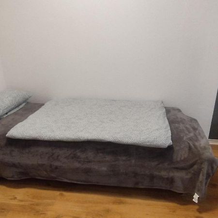Schoene Sonnige Wohnung Juchen Bagian luar foto