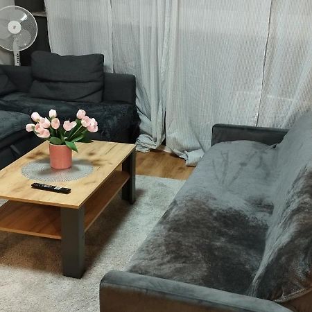 Schoene Sonnige Wohnung Juchen Bagian luar foto