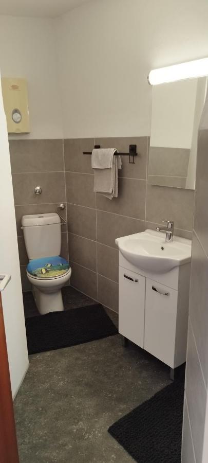 Schoene Sonnige Wohnung Juchen Bagian luar foto