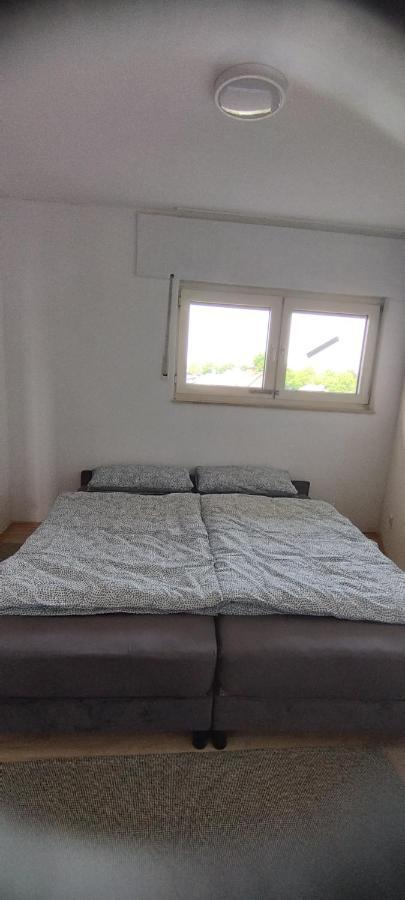 Schoene Sonnige Wohnung Juchen Bagian luar foto